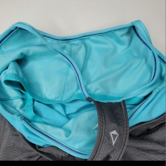 14 IVIVVA BUILT IN BRA girls gray TANK LULULEMON - Picture 5 of 6